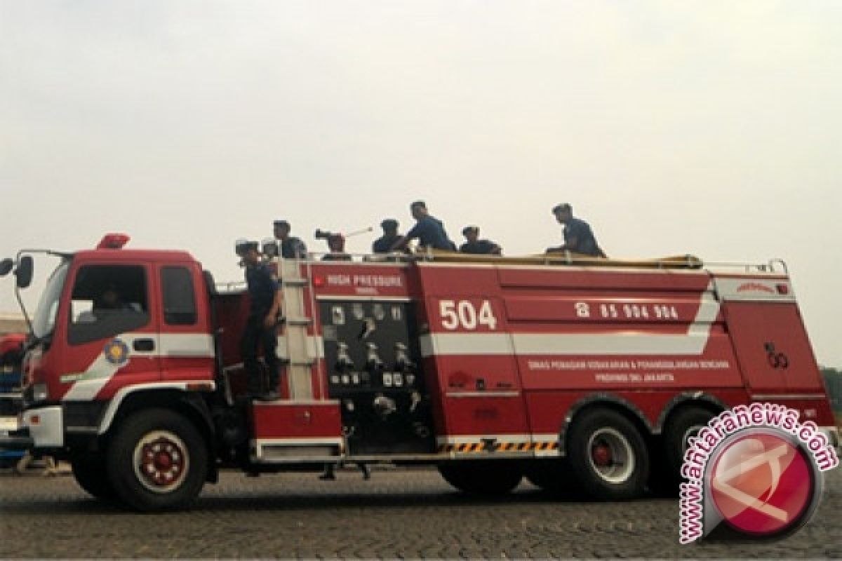 11 Anggota Pemadam Kebakaran Dikirim ke Jakarta 