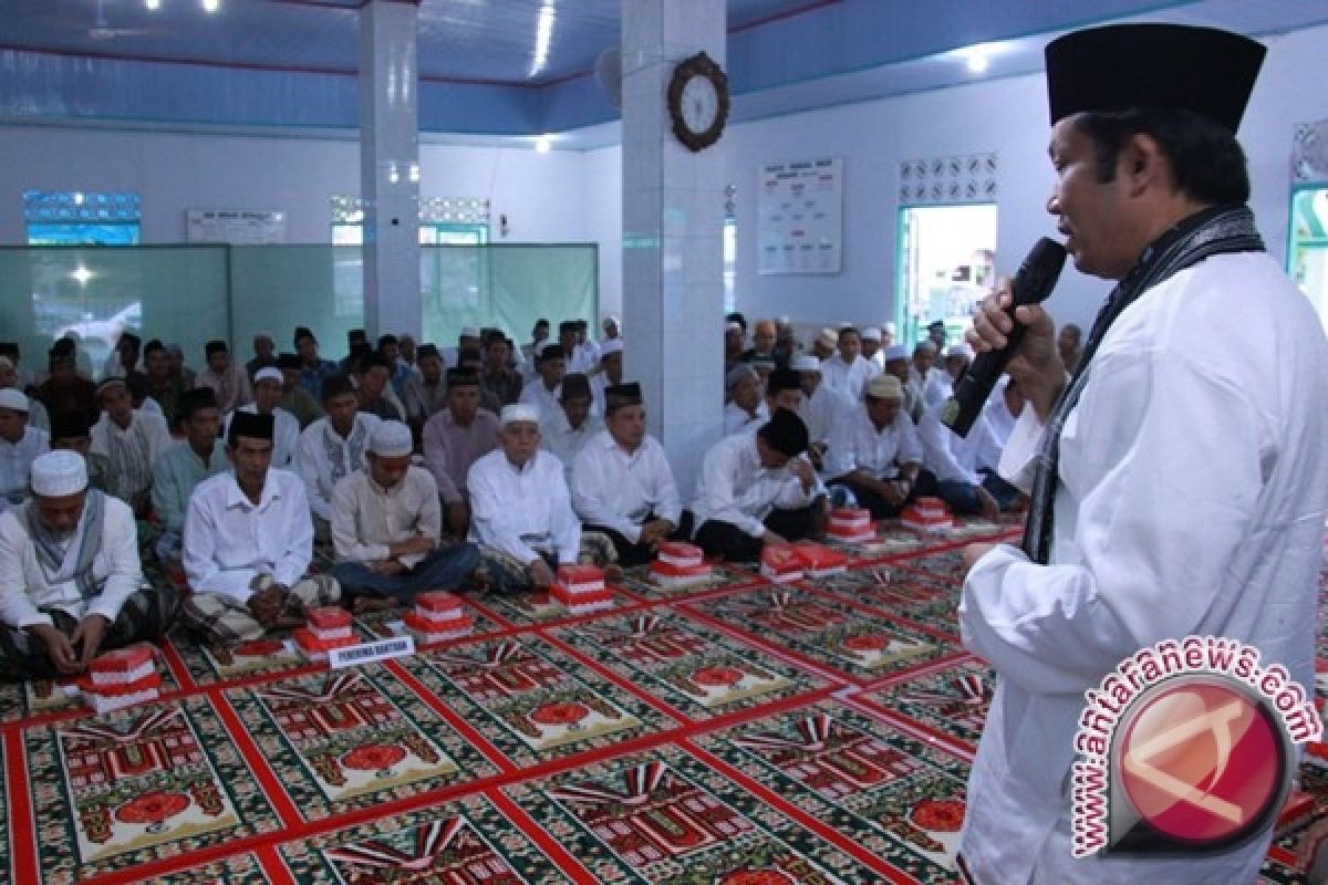 Bupati Bangka Safari Ramadhan di Delapan Masjid