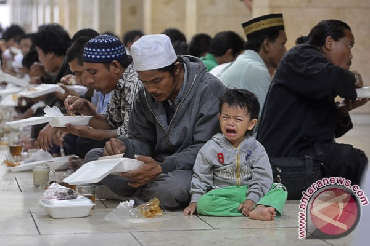 Polresta Tasikmalaya ajak pengamen buka puasa bersama