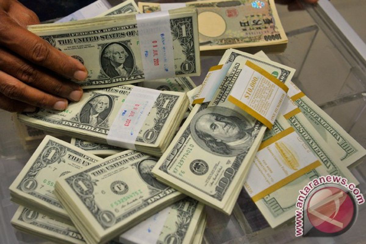 Dolar turun terhadap yen didorong risalah pertemuan BoJ