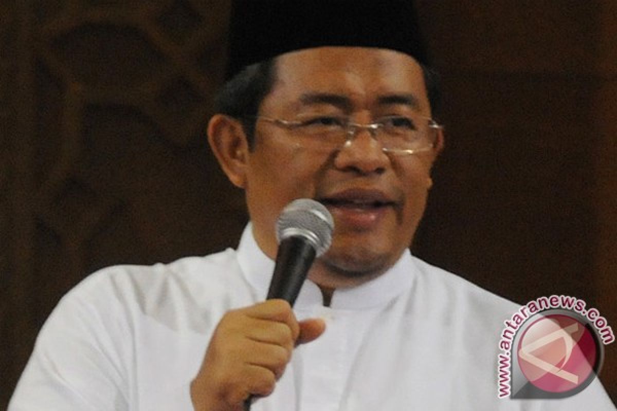 Tengah malam Gubernur Jabar tetapkan UMK 2015 