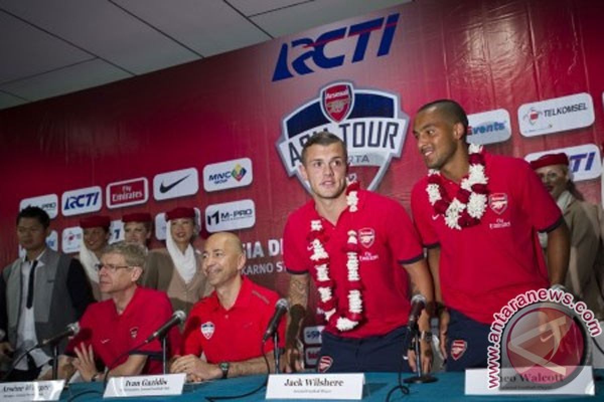 Rombongan Arsenal senang di Indonesia