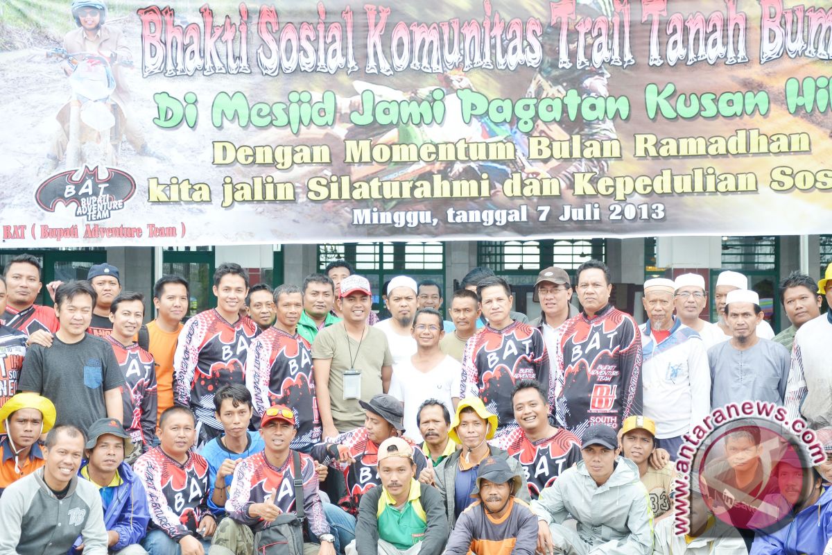 Jelang Ramadhan, BAT Bersihkan Masjid Jami Pagatan