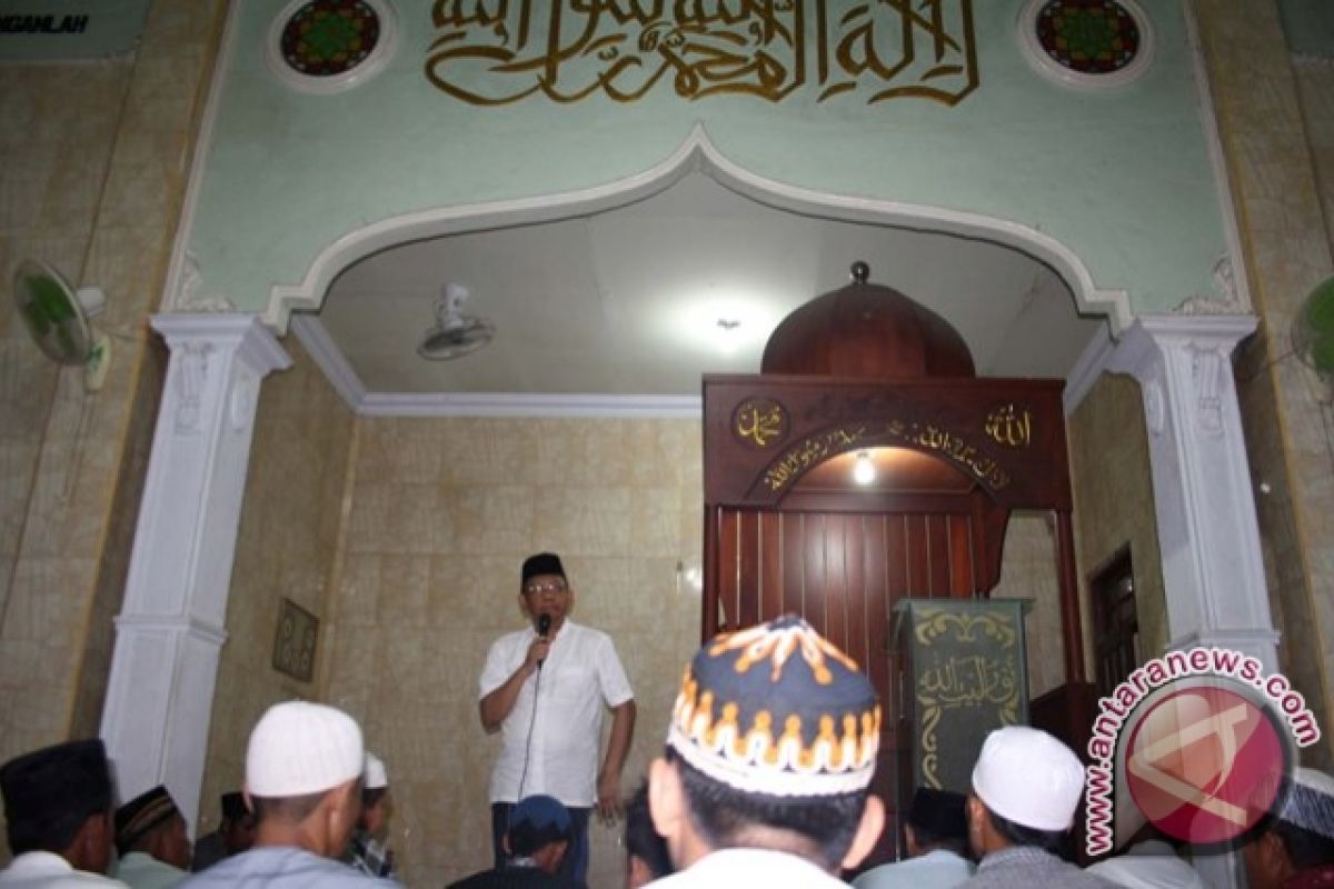 Sutarmidji Safari Ramadan di Masjid Nurbaitullah