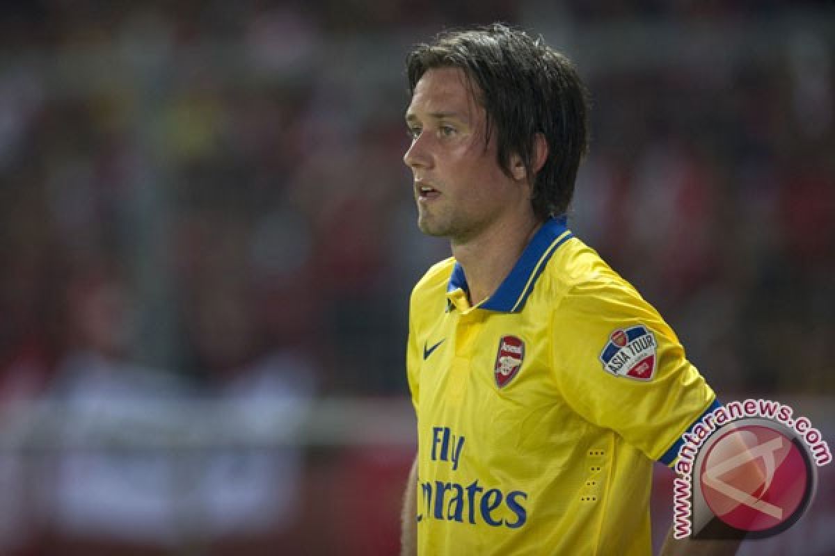 Tak tampil di kompetisi Eropa, Rosicky ejek MU