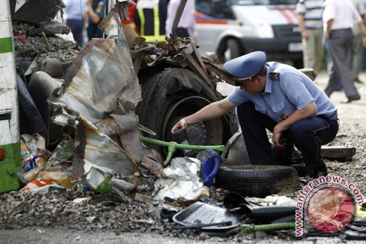 15 orang tewas dalam tabrakan truk vs bus di Moskow