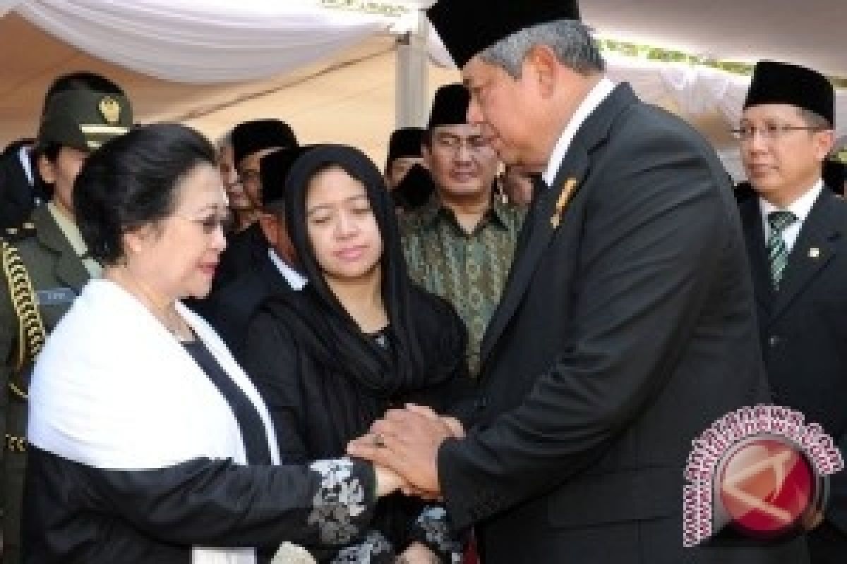 KPAI berikan penghargaan khusus kepada Megawati dan SBY