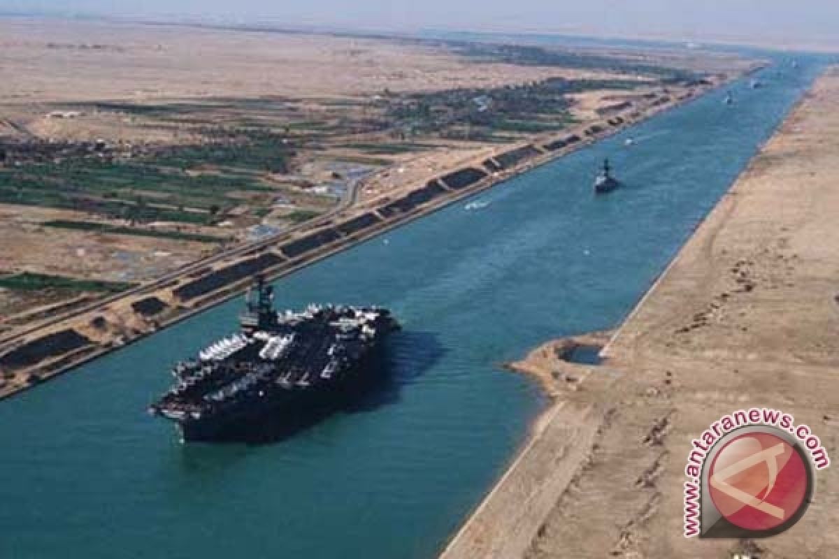  Terusan Suez Aman