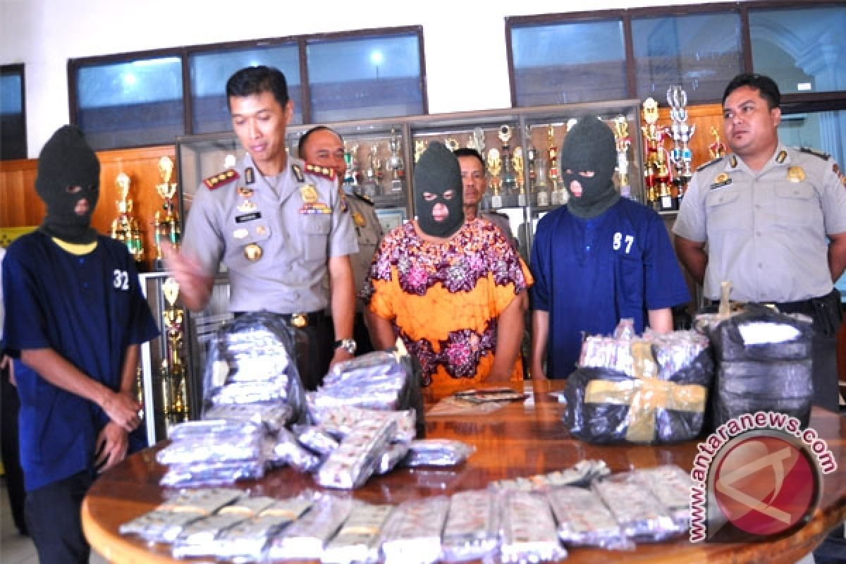 Polisi Kotim Buru Penyelundup 119.400 Butir Zenith 