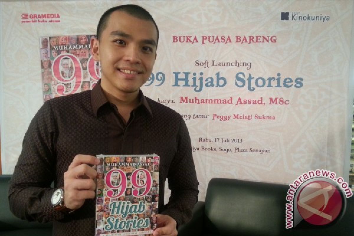 Penulis "Notes From Qatar" rilis "99 Hijab Stories"