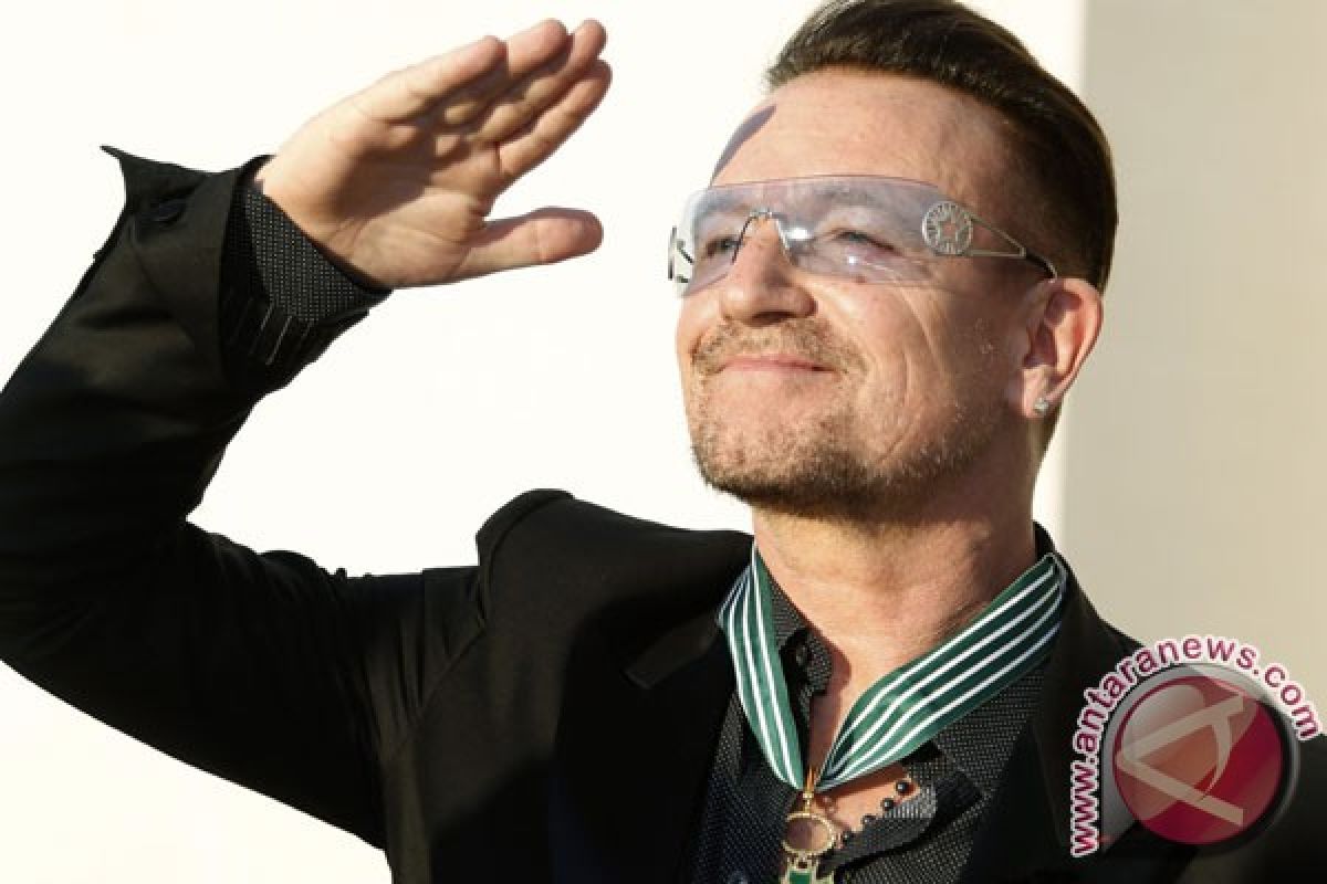 Bono U2: saya mungkin tidak bisa main gitar lagi