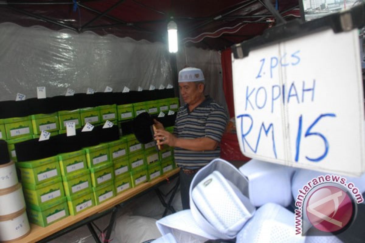 Pedagang kopiah raih untung selama Ramadhan