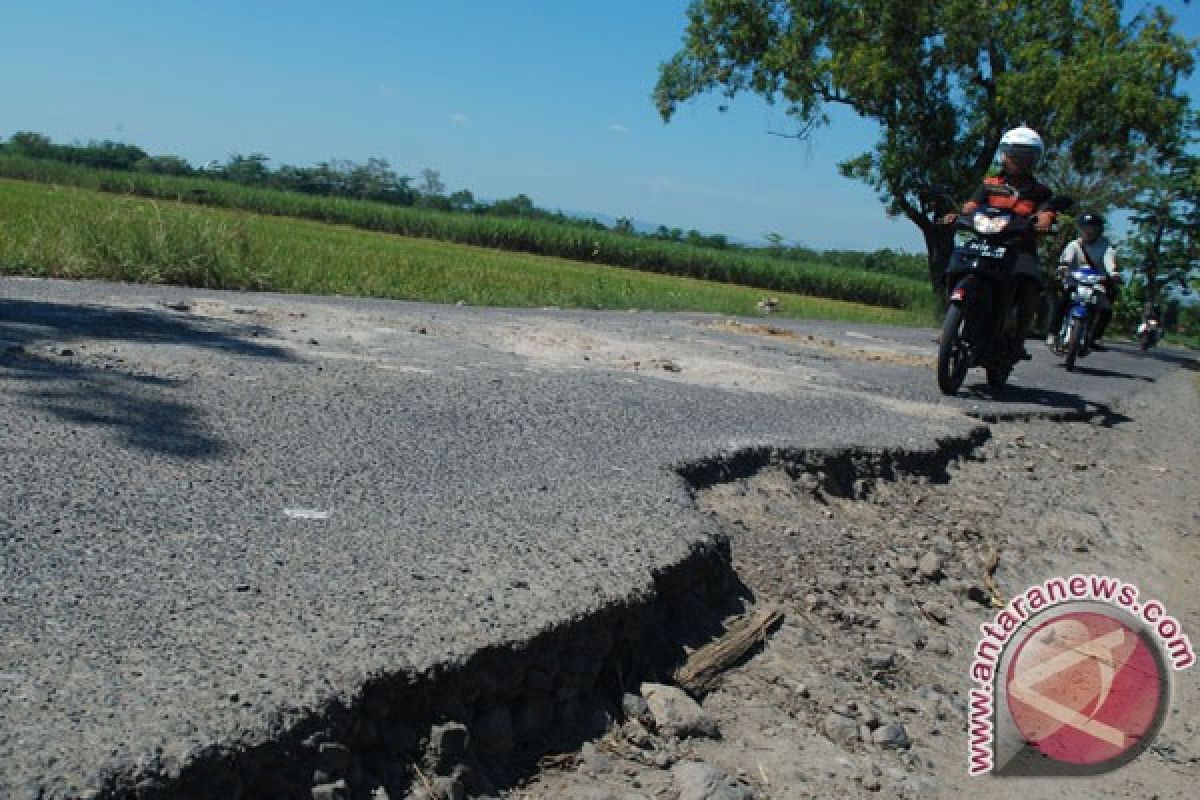 Jalur alternatif Kudus banyak yang rusak