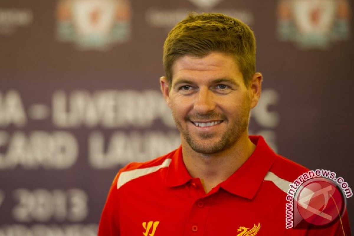 Gerrard imbau Suarez untuk tolak Arsenal