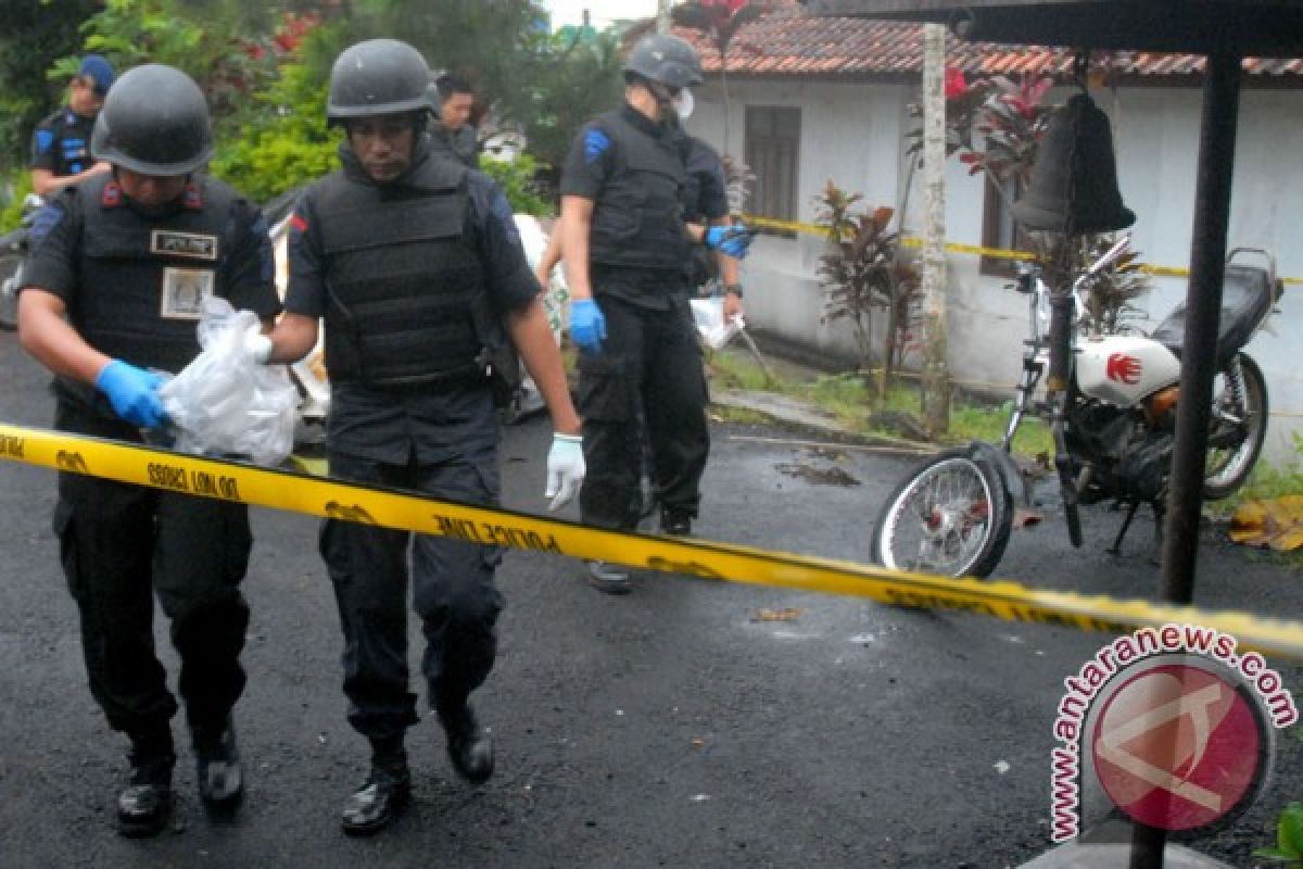 Police still hunting down suspects of Tasikmalaya bomb terror