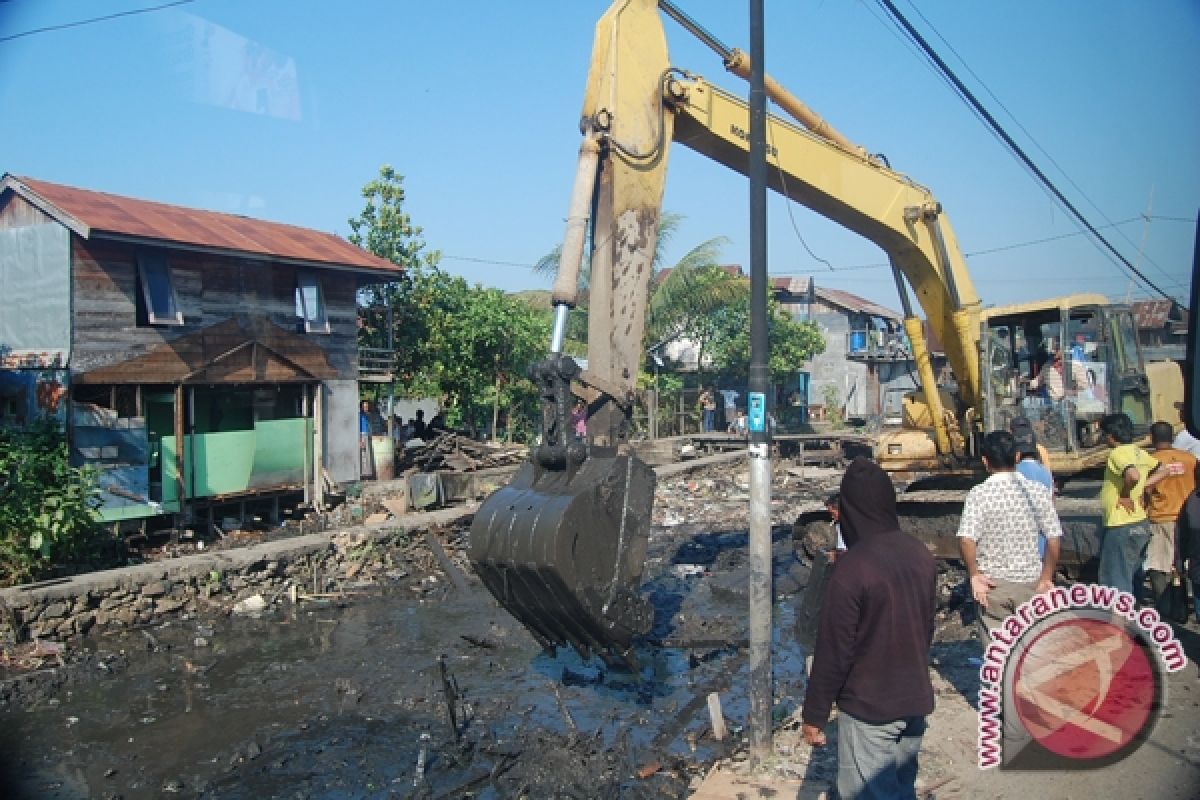 Prioritaskan Pengerukan Sungai Veteran 