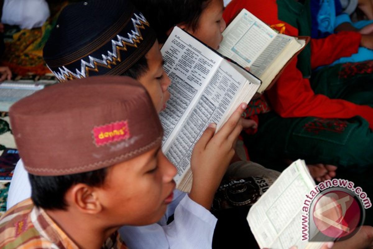 Puluhan santri tahfiz Al Quran 30 juz di Bangka diwisuda