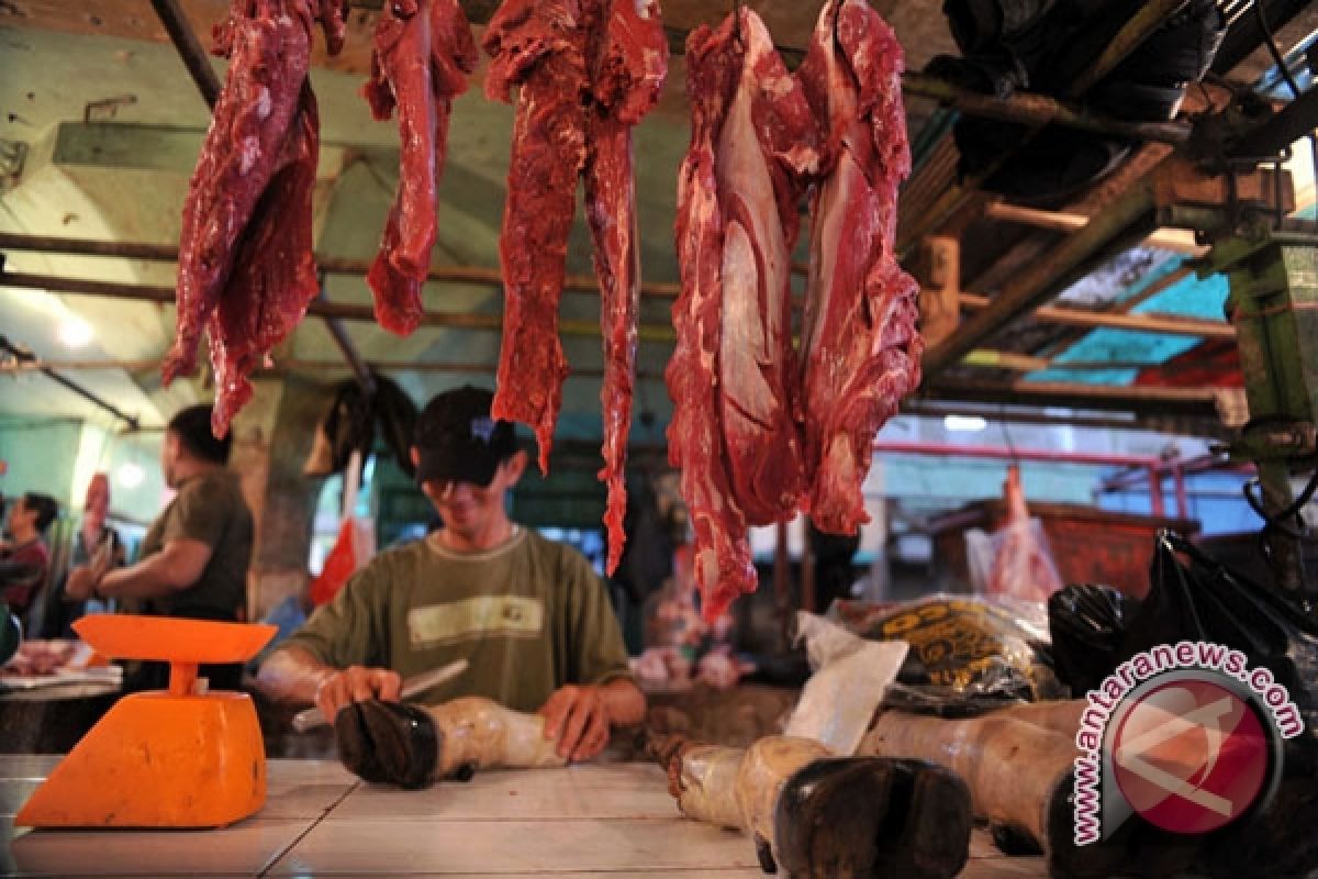 Harga daging sapi di Palembang masih stabil 