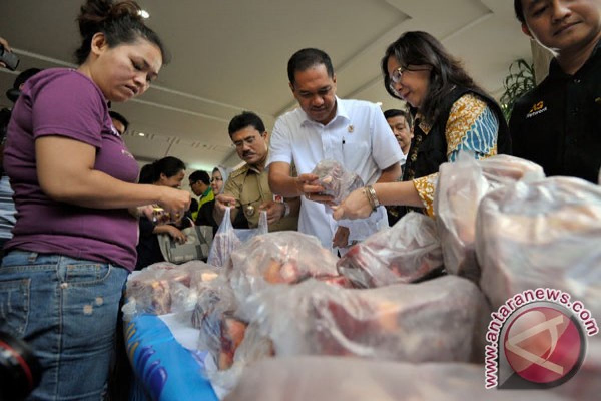 Pasar murah diserbu masyarakat