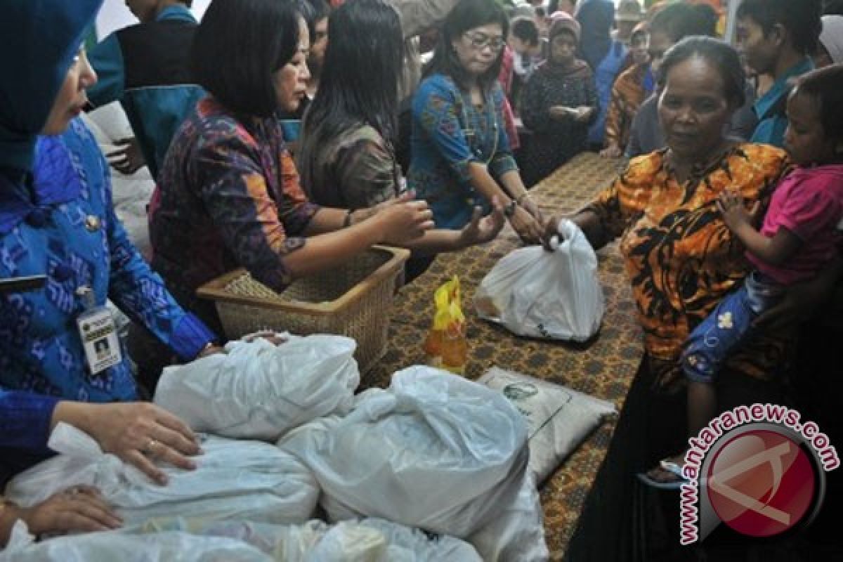 Ribuan warga Banten padati pasar murah Ramadhan