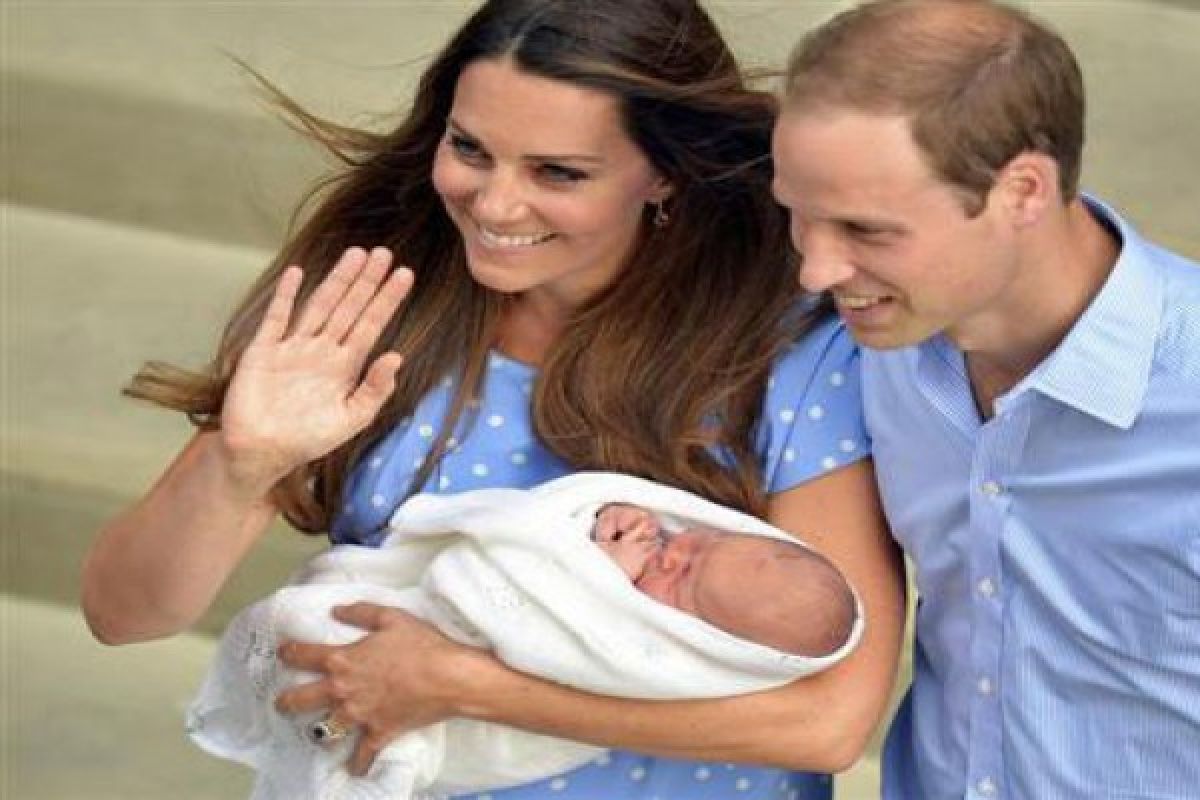 William, Kate perlihatkan bayi mereka di depan umum