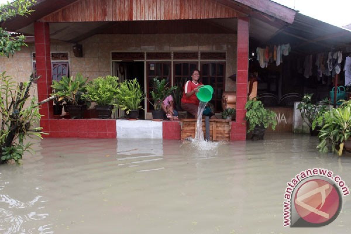 Banjir terjang lima kecamatan di Tasikmalaya