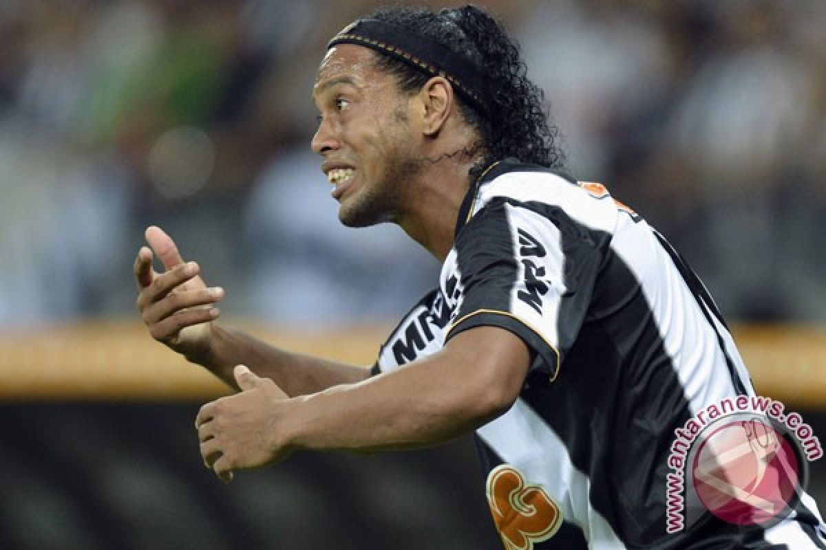 Kekalahan Atletico bisa akhiri mimpi Ronaldinho ke Piala Dunia