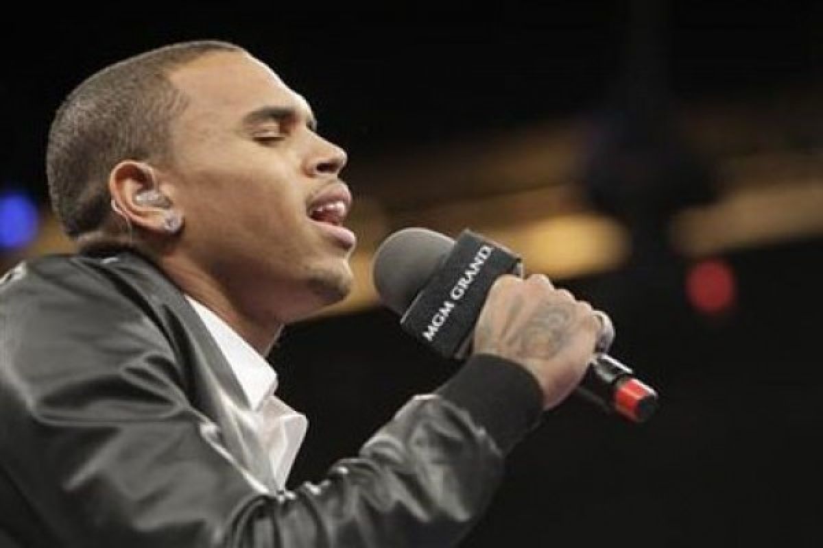 Konser Chris Brown di Jakarta ditunda