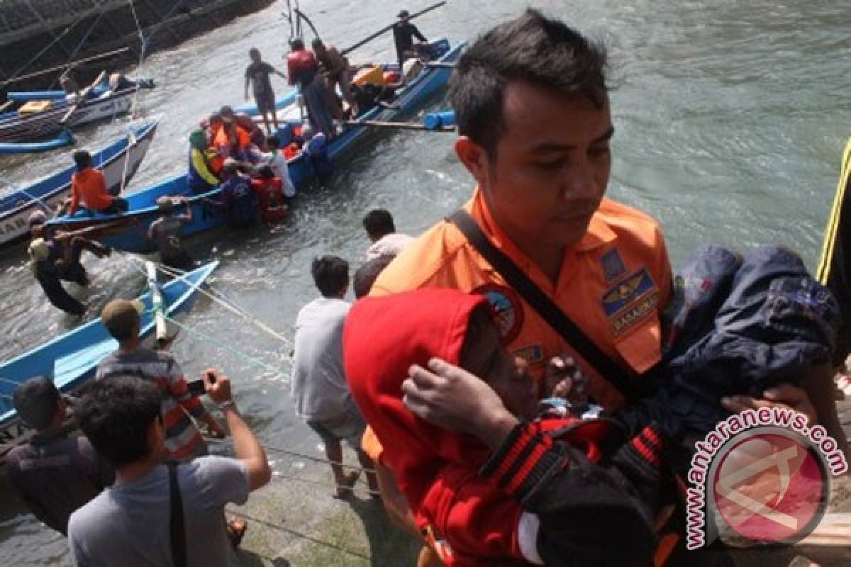 Empat wisatawan korban kecelakaan laut di Palabuhanratu