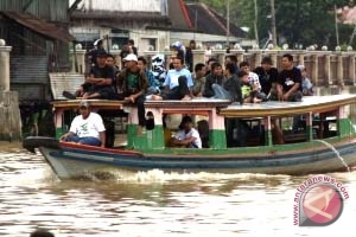 Warga Kecamatan di Seruyan Masih Andalkan Angkutan Sungai 