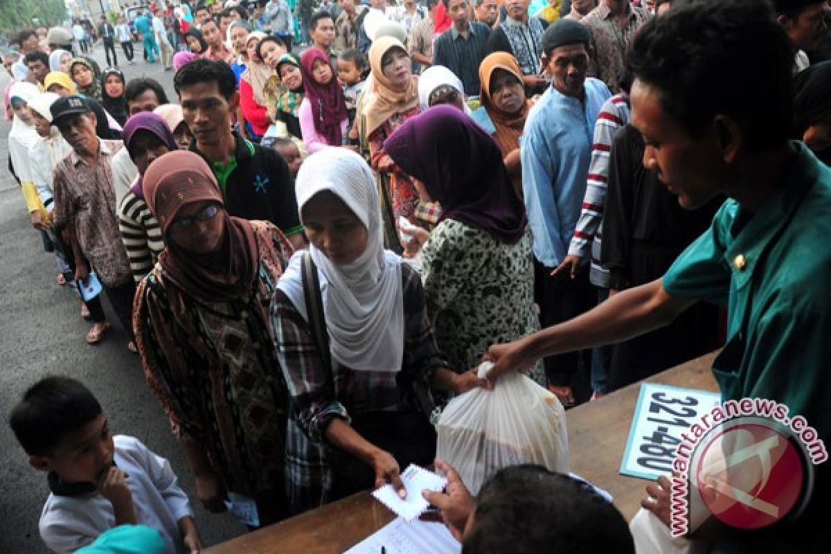 PKPU Padang ajak 300 yatim belanja bareng