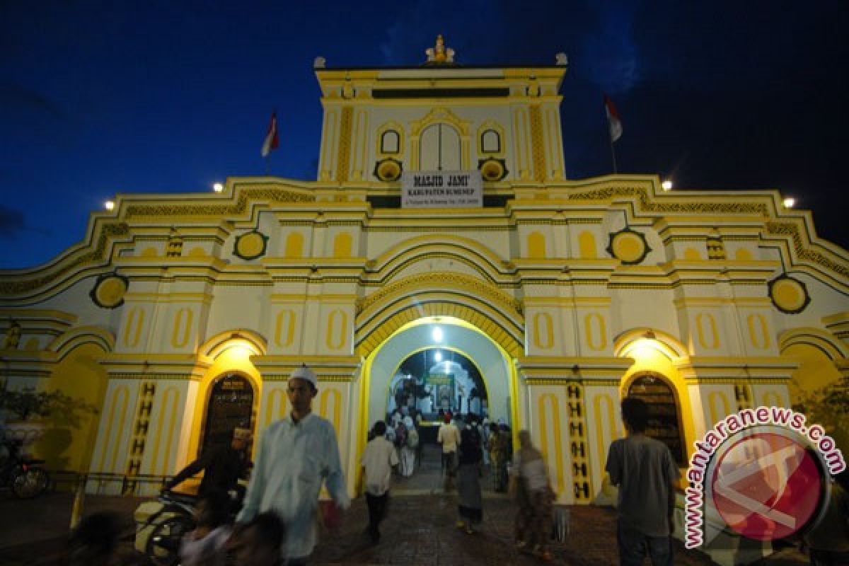 Masjid Agung Al-Baitul Qadim simbol pemersatu