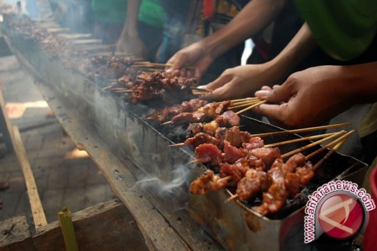 33 Persen Wisatawan Indonesia Utamakan Makanan 