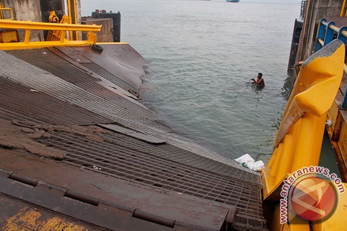 Polisi selidiki robohnya jembatan dermaga Merak