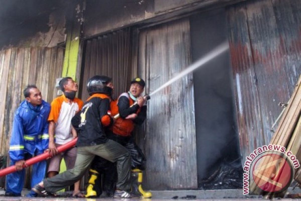 Pasar Baledono Purworejo terbakar