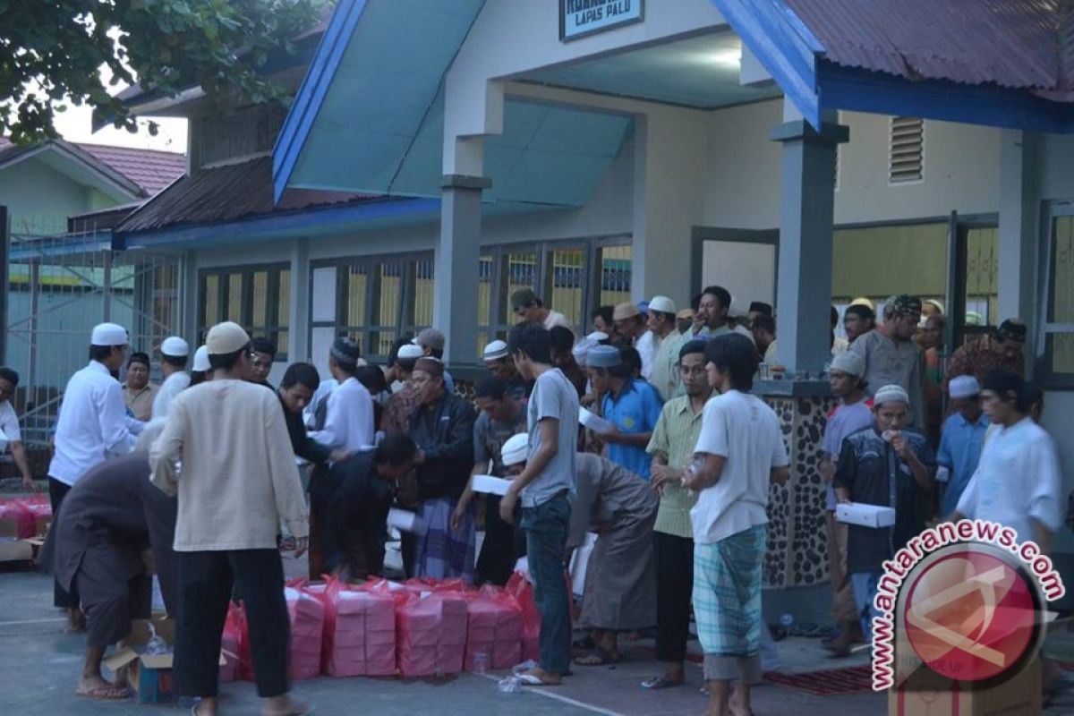 Stmik Adhi Guna-Yayasan Husnayain Buka Puasa Dengan Warga Binaan Lapas Petobo