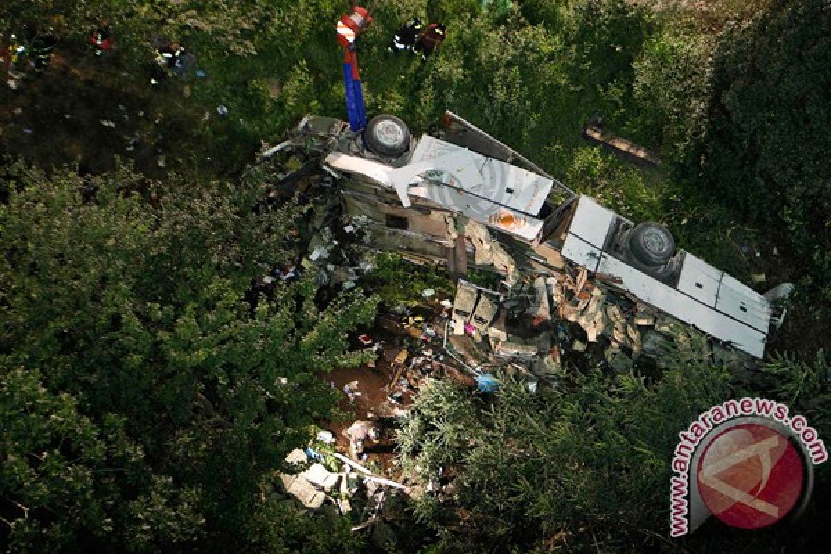 Bus masuk jurang di Puncak 15 korban meninggal
