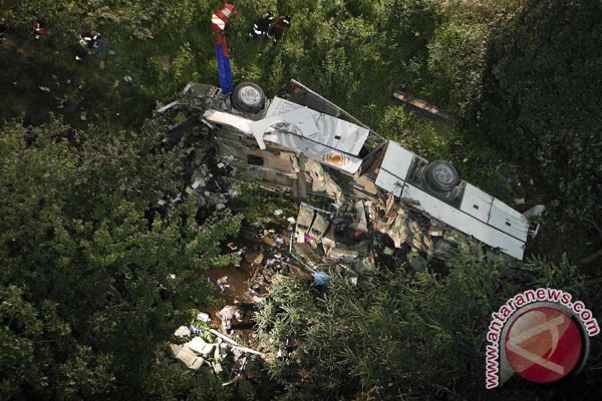 Korban jiwa akibat kecelakaan bus di Italia jadi 39 orang