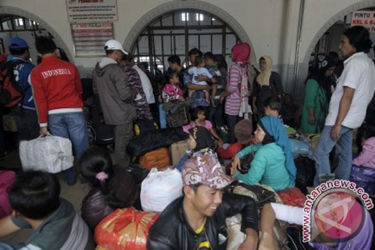 14.000 pemudik berangkat dari Stasiun Pasar Senen