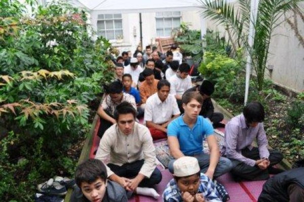 Suasana kekeluargaan  saat sholat Idul Adha 1438h di London