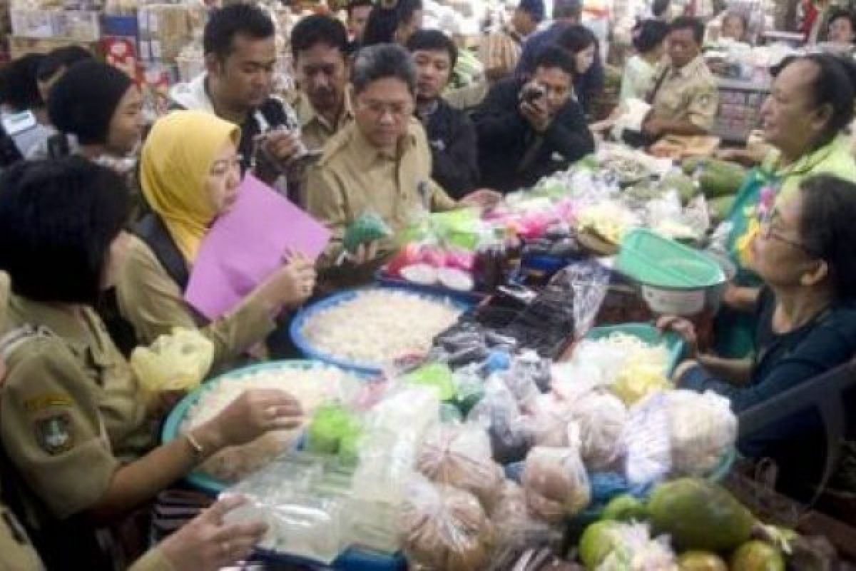 Disdag Surakarta terus awasi peredaran makanan berbahaya