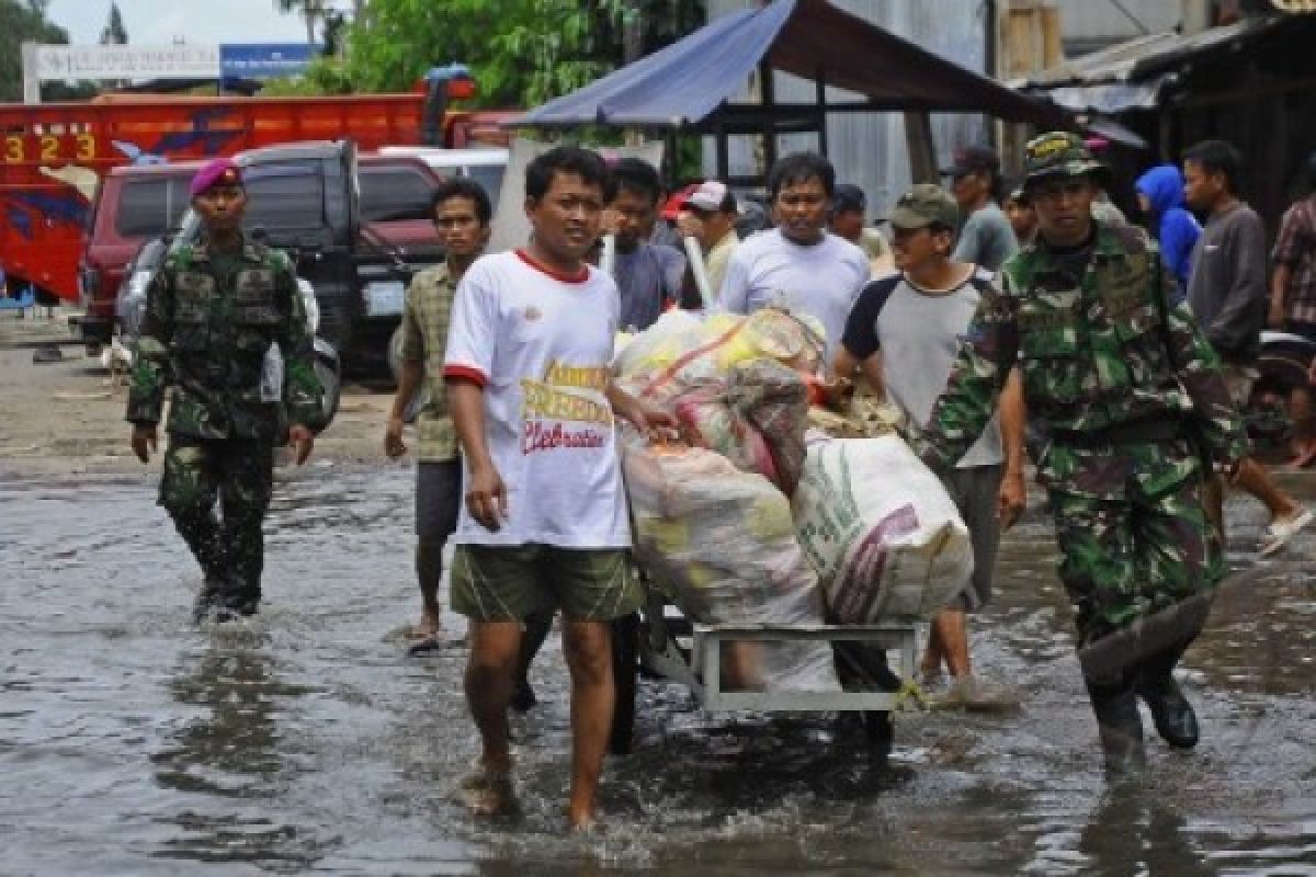 Logistik Korban Banjir Sidareja Ditambah