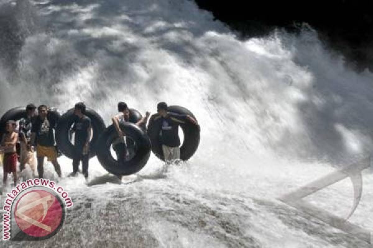 Taman Wisata Bantimurung dan Akarena dipadati pengunjung 