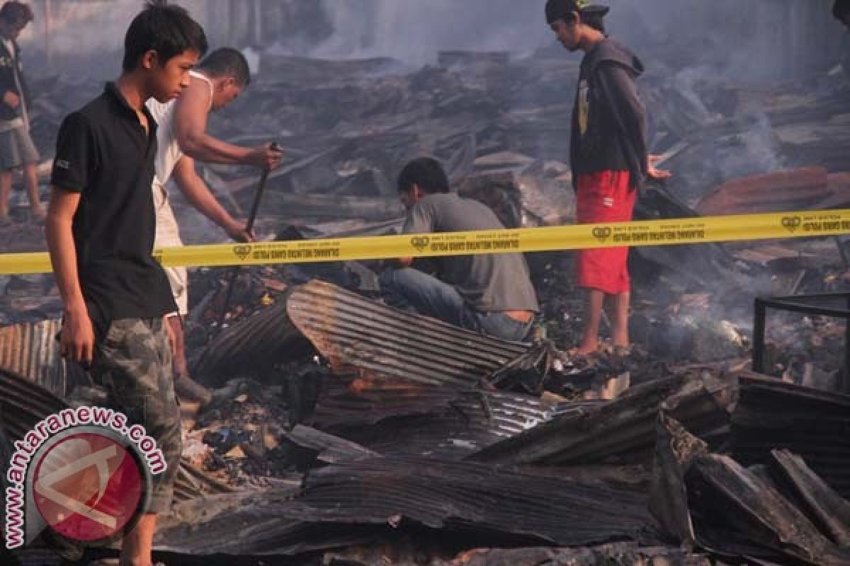 Tim Labfor Teliti Penyebab Kebakaran Pasar Mamuju 