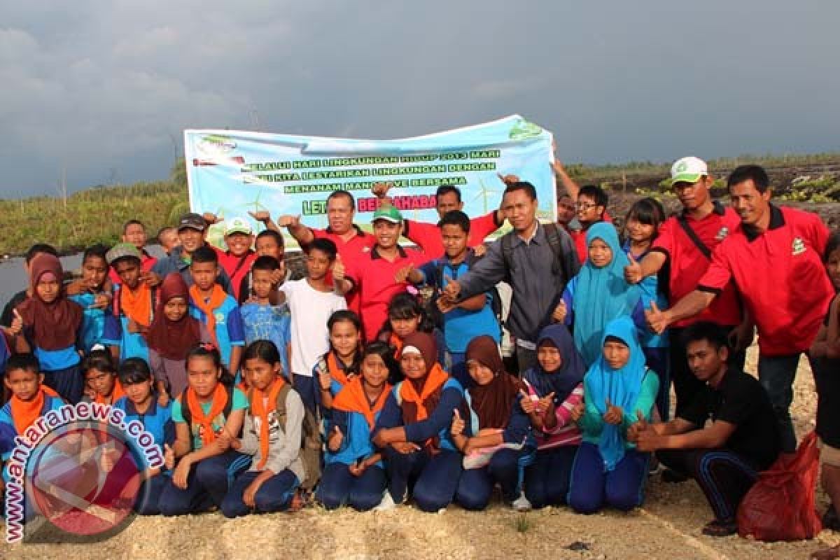 Perusahaan Sawit Tanam 5.000 Mangrove di Matra 