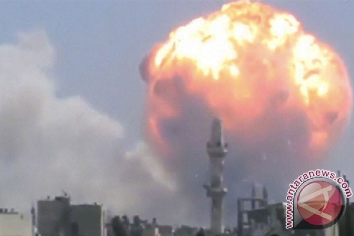 LSM: sedikitnya 13 orang tewas dalam serangan udara Suriah