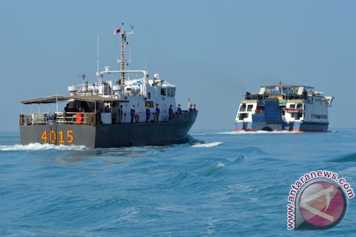 Cuaca ekstrem ganggu pelayaran di Selat Sunda