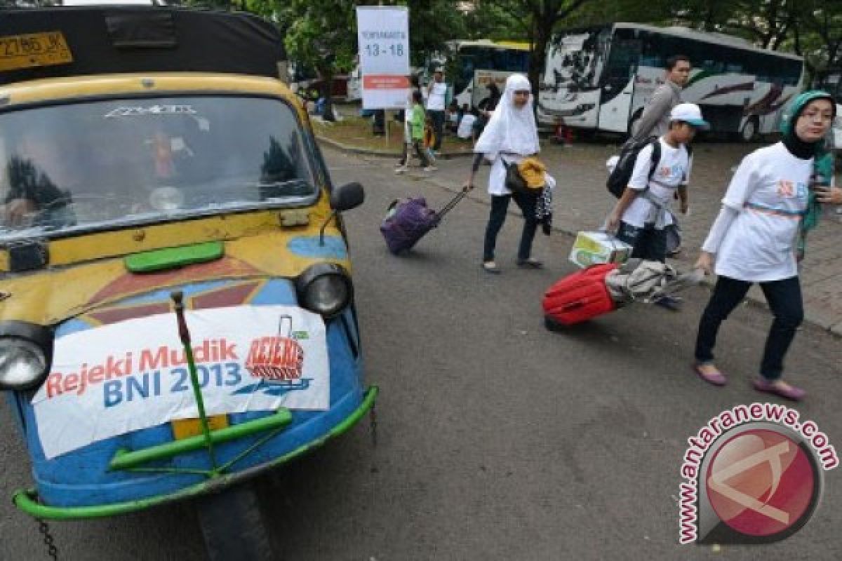 Bank Negara Indonesia offers free trips for 5,500 homebound travelers