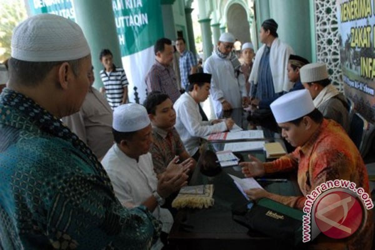 Beberapa menteri absen berzakat di Istiqlal