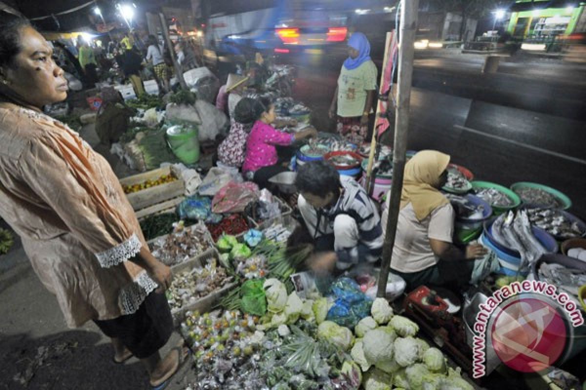 Kendaraan pemudik terhambat tumpukan sampah pasar Cikupa